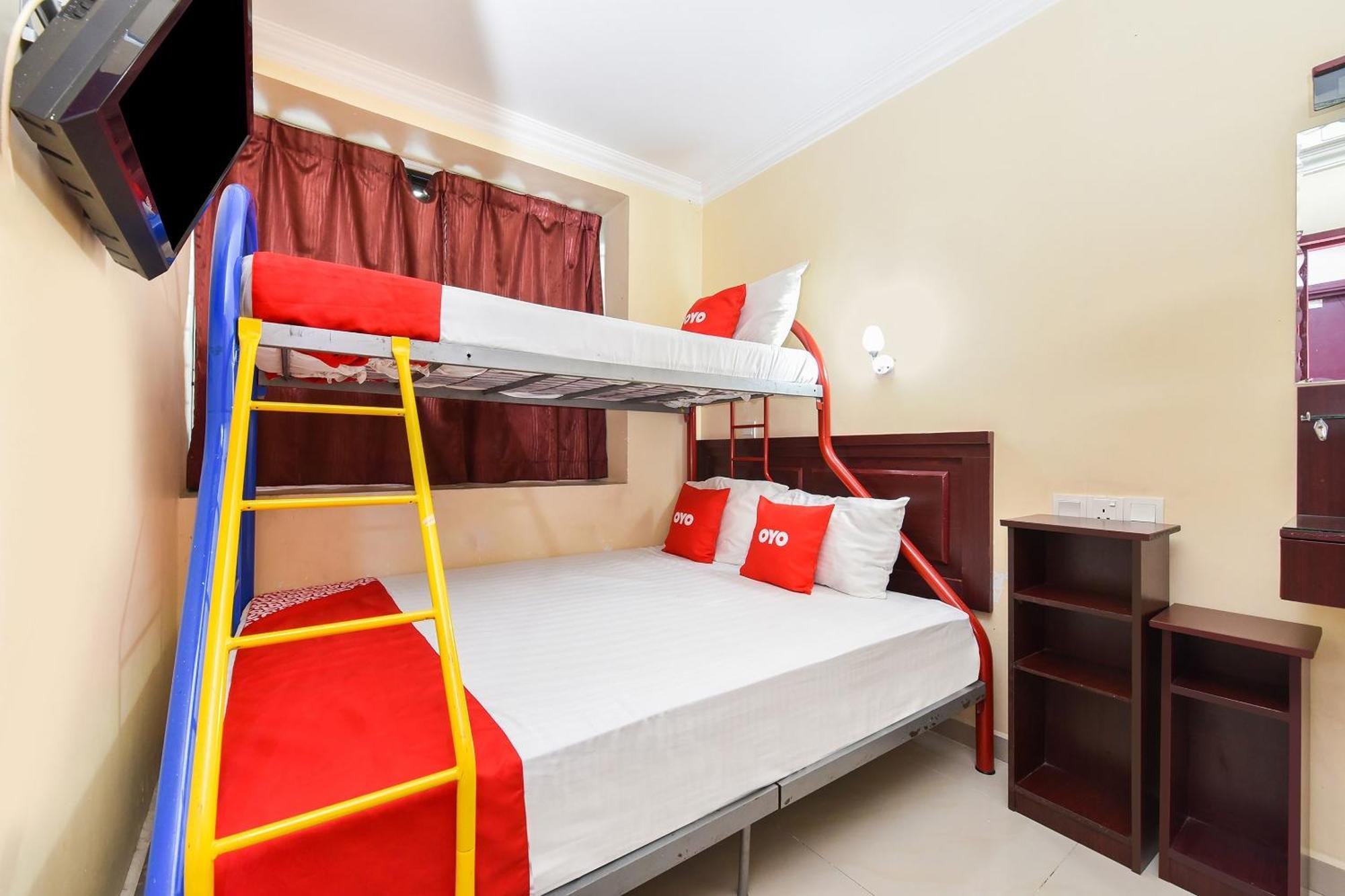 Super Oyo 90562 J Hotel Pj Petaling Jaya Exterior photo